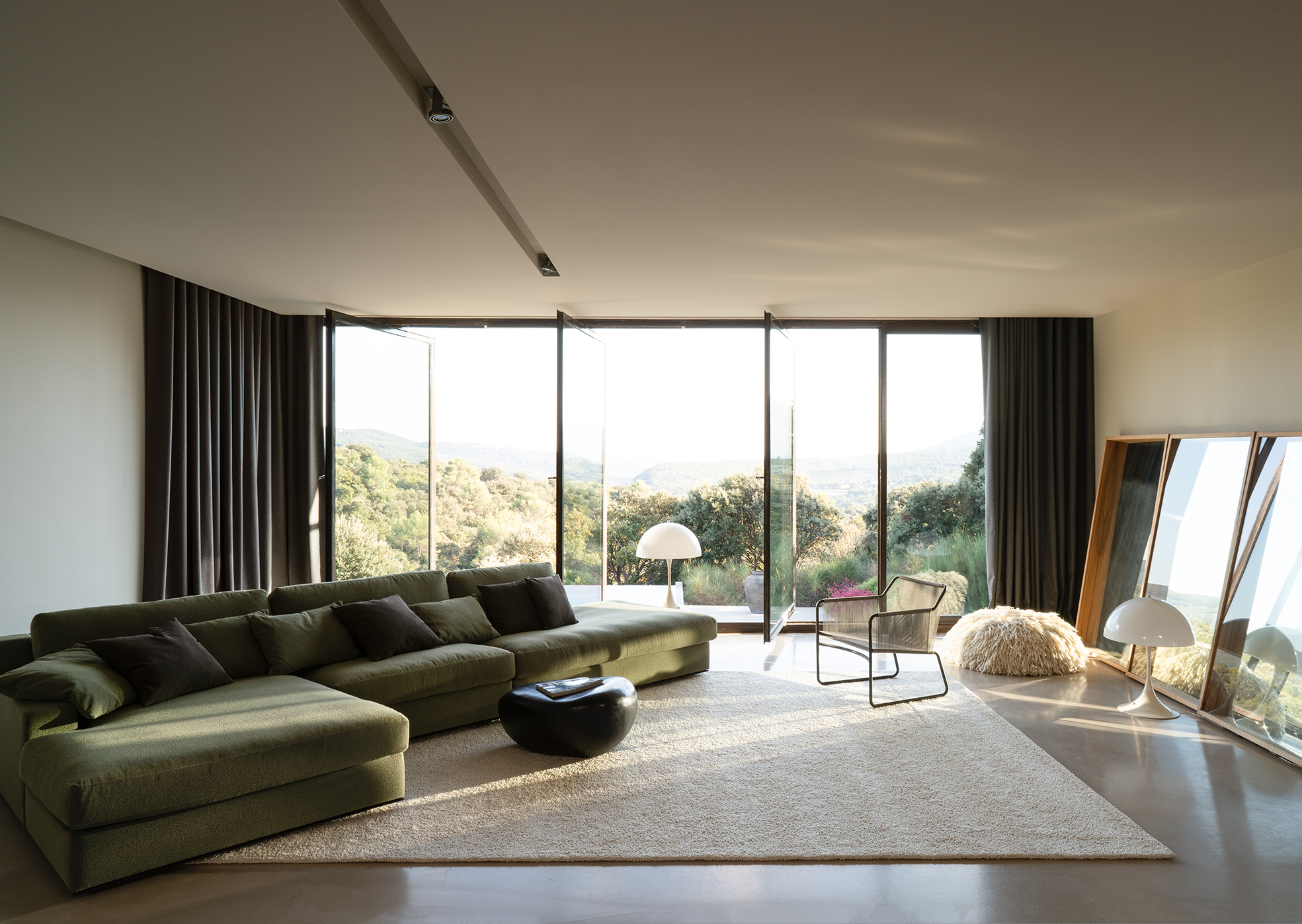Wohnzimmer mit Fensterfront einrichten in Rheinland-Pfalz